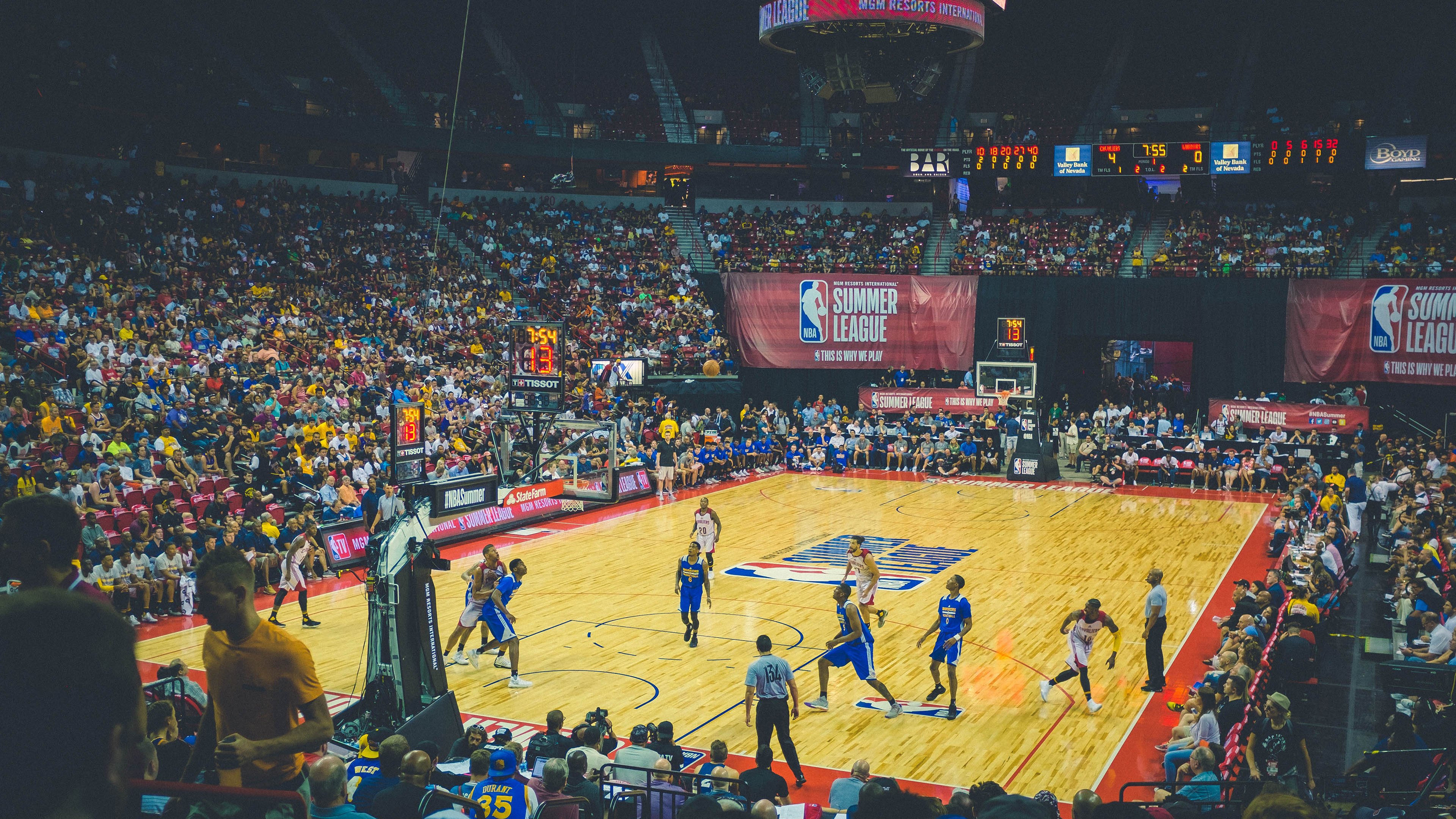 《Uzi：劈波斩浪，从未止步的电竞梦想》